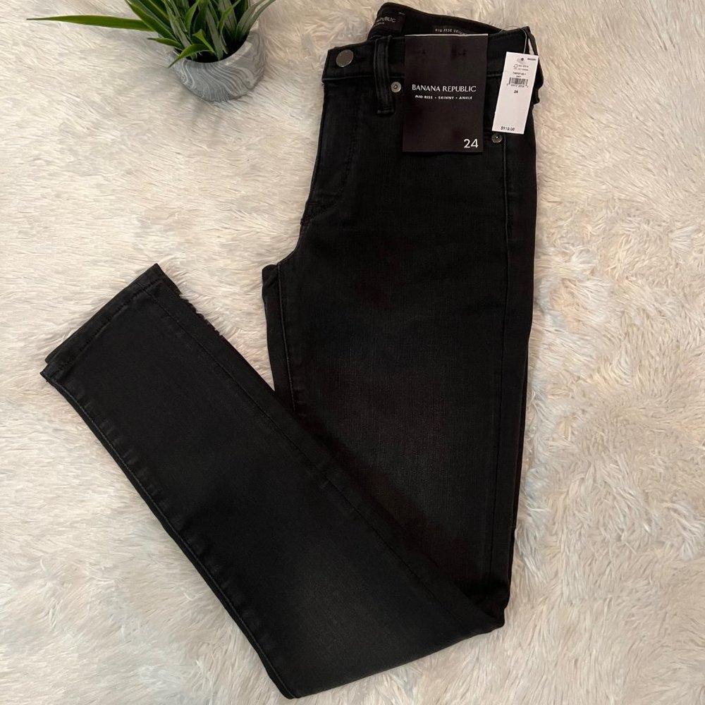 🎉HP🎉 Banana Republic Black Wash Mid-Rise Skinny Ankle Jeans - Picture 2 of 5
